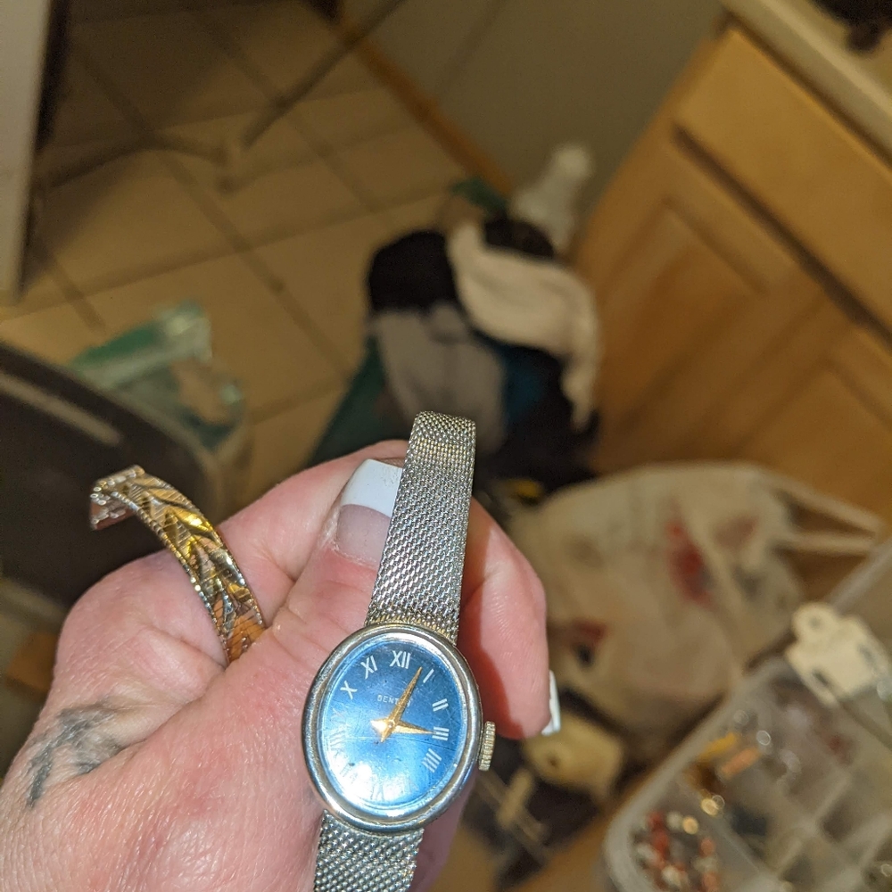 Stuff - Picture 11 of 17